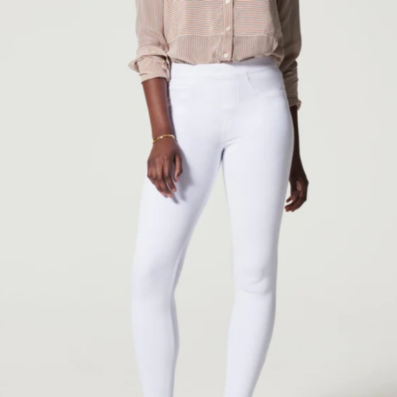 SPANX Pants - SPANX Capri White Jean-ish leggings with tummy control L